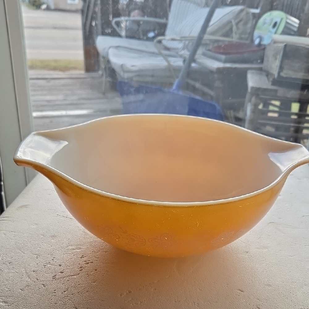 Pyrex  Butterfly Gold ,Orange 444. Bowl. Vintage. Rare